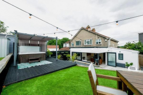 Spacious House with Garden and Hot-tub
